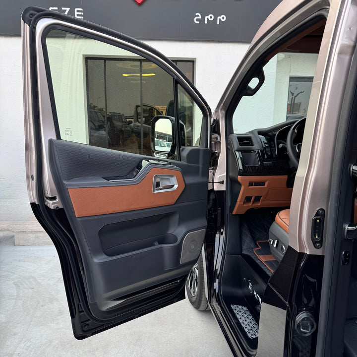 TOYOTA HIACE VIP 3.5 PTR A/T 2025