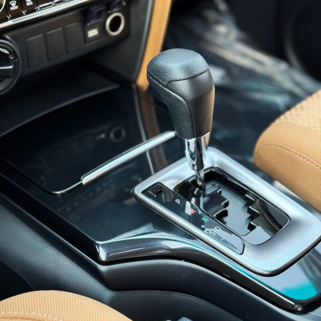 TOYOTA FORTUNER 2.7L A/T PTR E1 2025