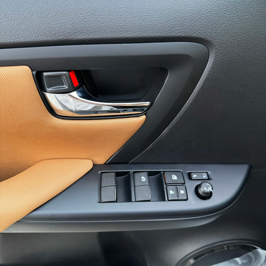 TOYOTA FORTUNER 2.7L A/T PTR E1 2025