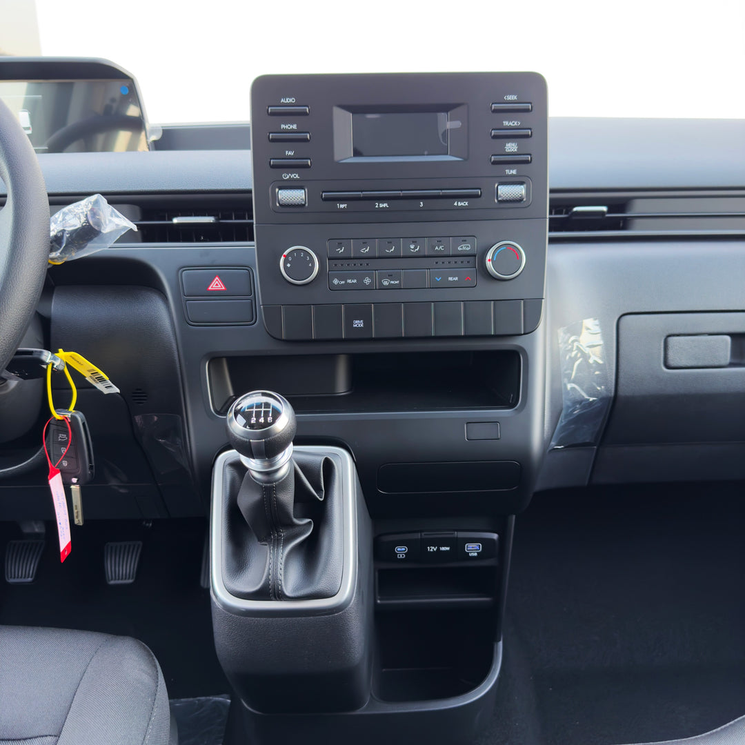 HUYANDAI STARIA BUS 11 STR DSL M/T 2025