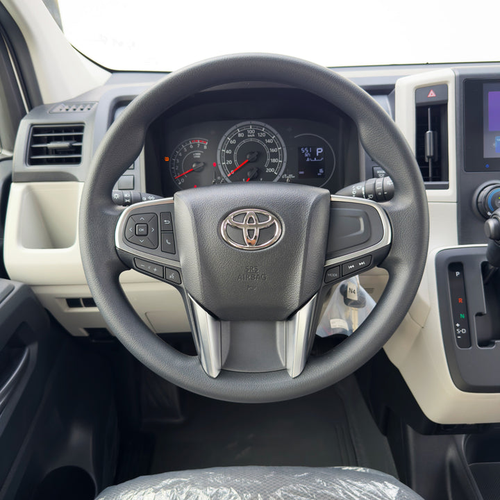 TOYOTA HIACE 3.5L HIGH ROOF A/T PTR 2026