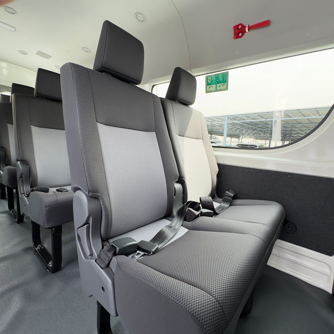 TOYOTA HIACE 3.5L HIGH ROOF A/T PTR 2026